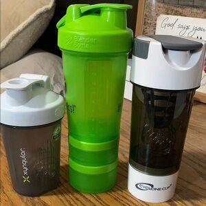 Shaker Cups A Lot of Three EUC